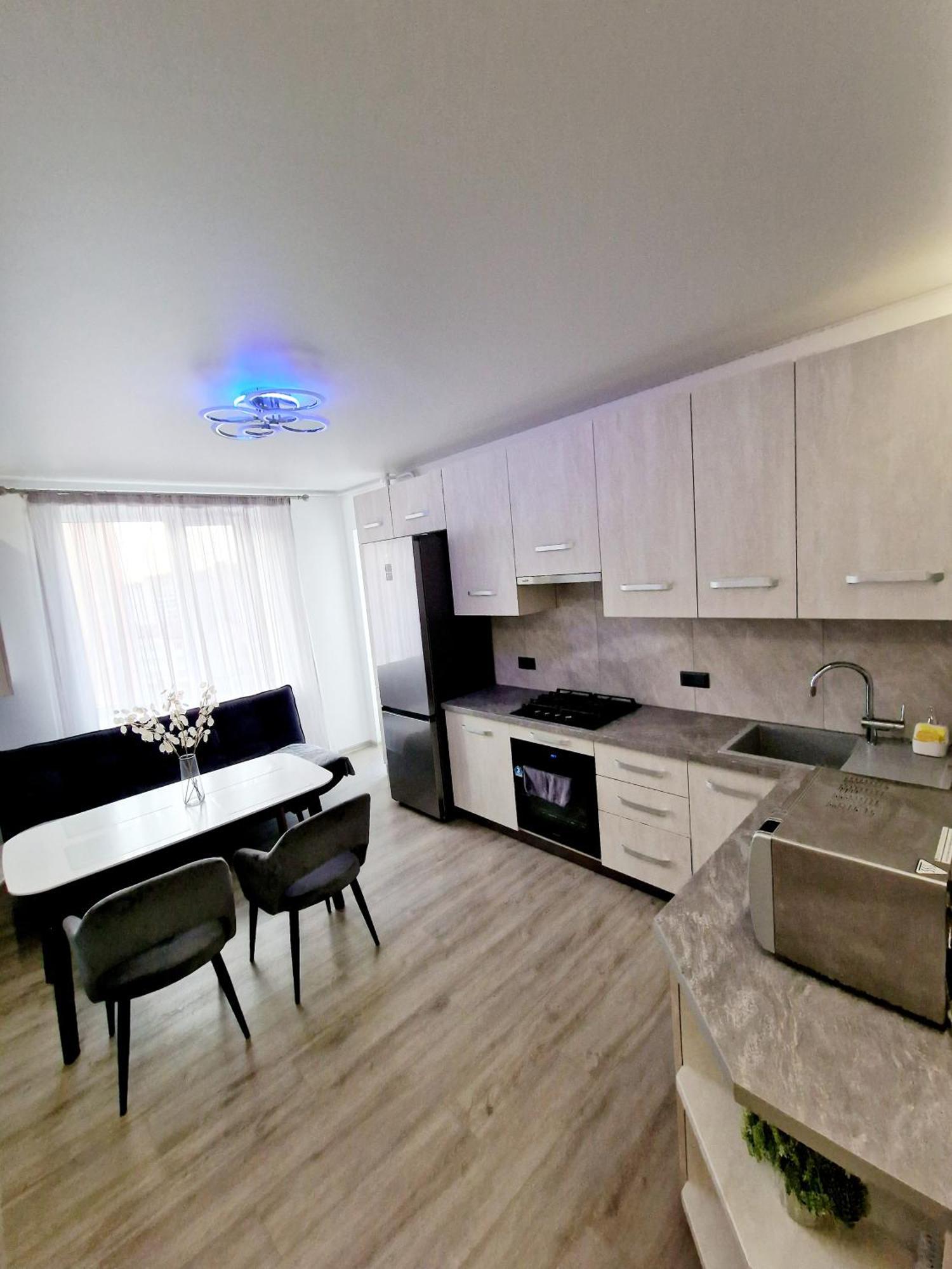 Apartament On Chornovola, 40 Жк "Варварівка" Lutsk Exterior photo