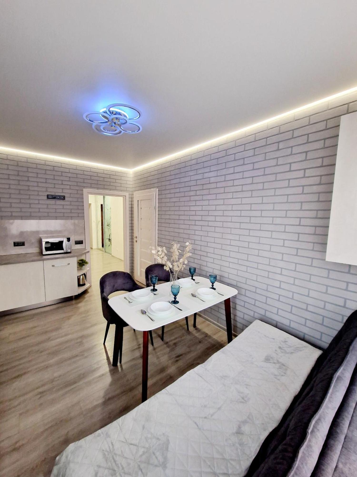 Apartament On Chornovola, 40 Жк "Варварівка" Lutsk Exterior photo